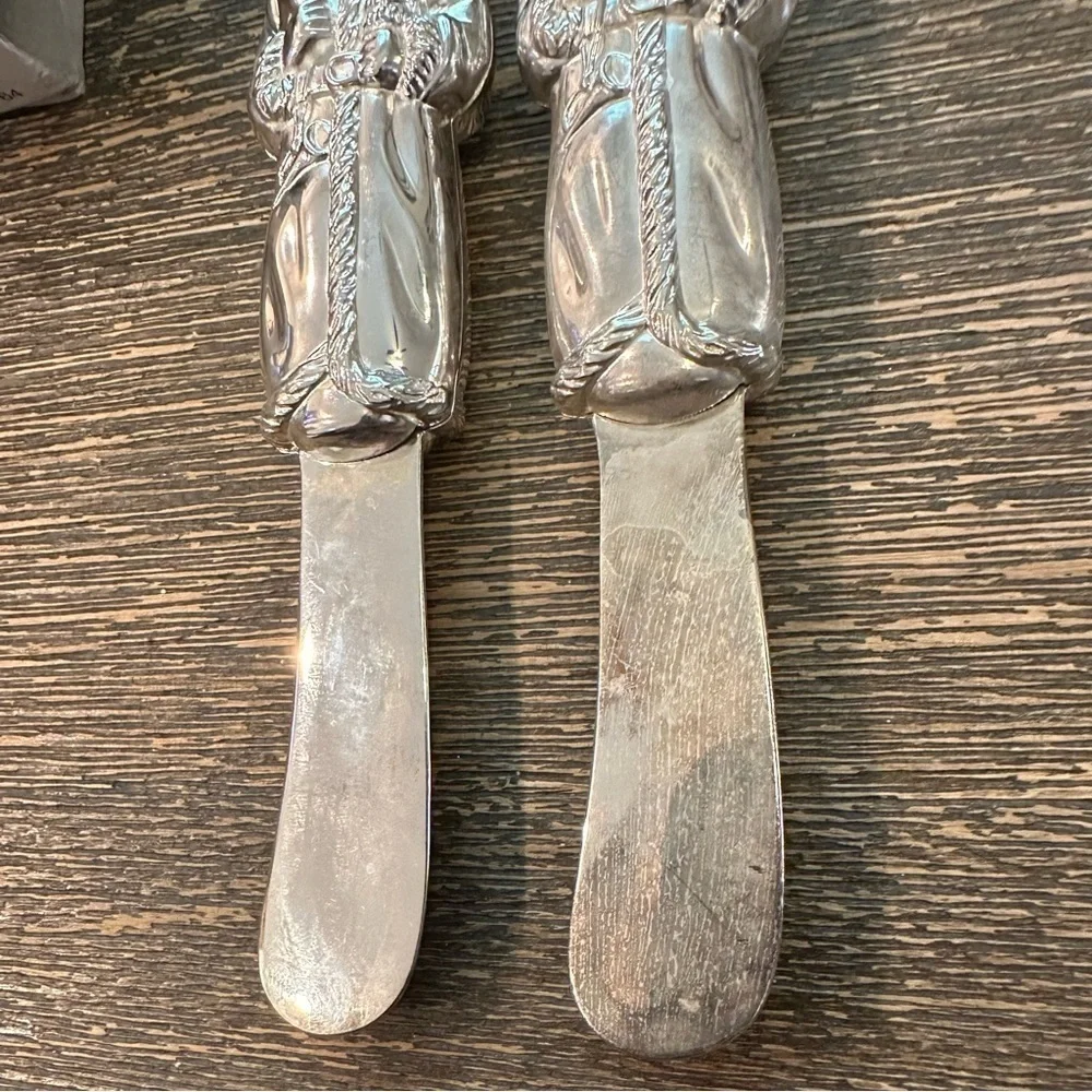 VTG GODINGER SILVER TREASURES SANTA CHEESE PATE SPREAD CHRISTMAS 4 KNIFE SET